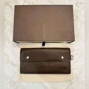 Louis Vuitton Brown Taiga Leather Accordion Chain Wallet Long Flap Vintage Used